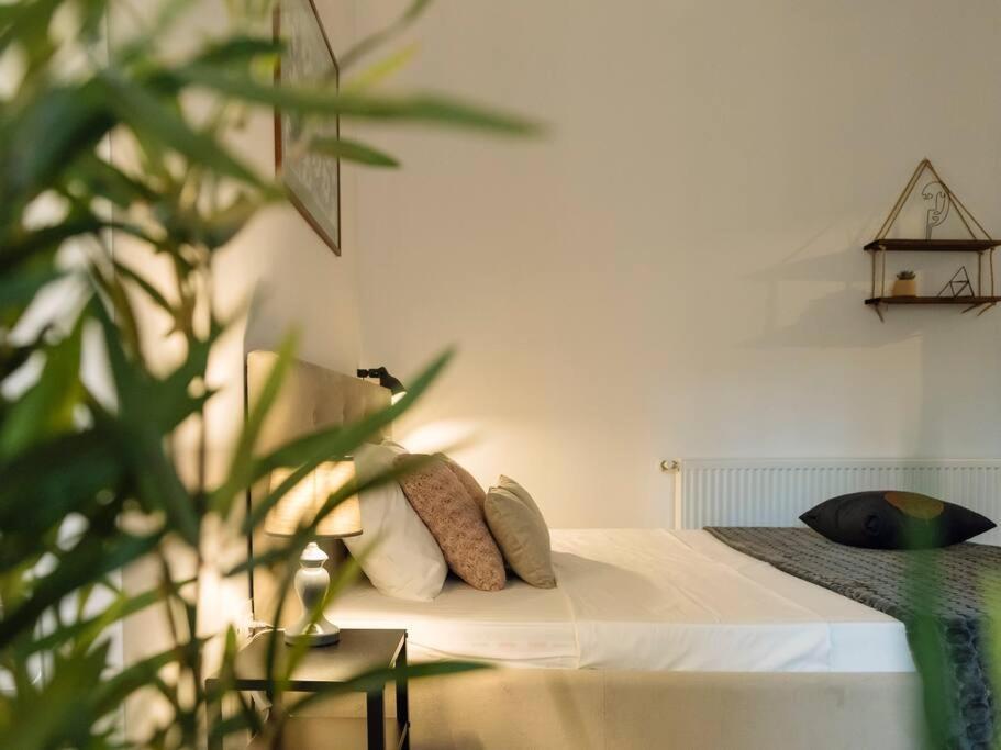 Cozy Studio Next To House Of Parliament Bucharest Luaran gambar
